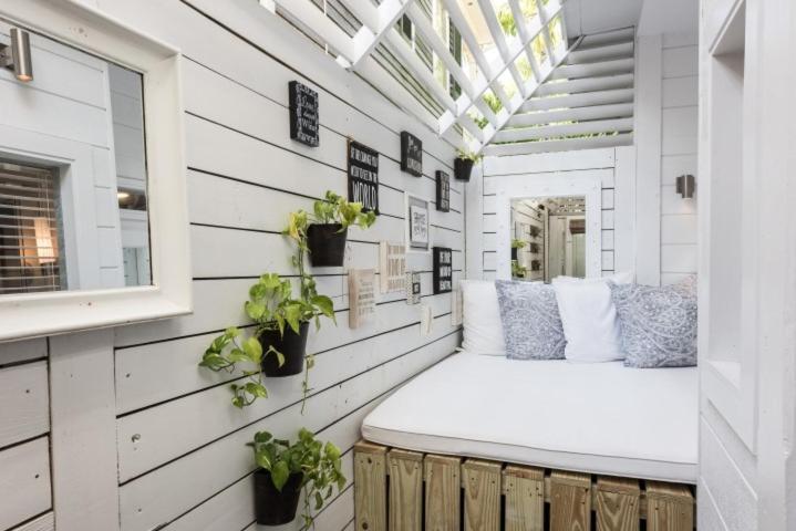 Alexander'S Guesthouse-Adult Exclusive, Lgbtq Friendly Κι Γουέστ Δωμάτιο φωτογραφία